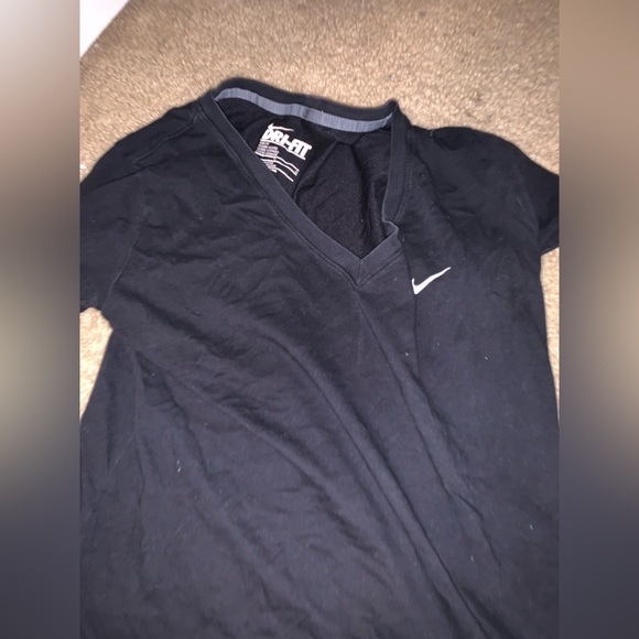 v-neck nike shirt - Picture 1 of 2